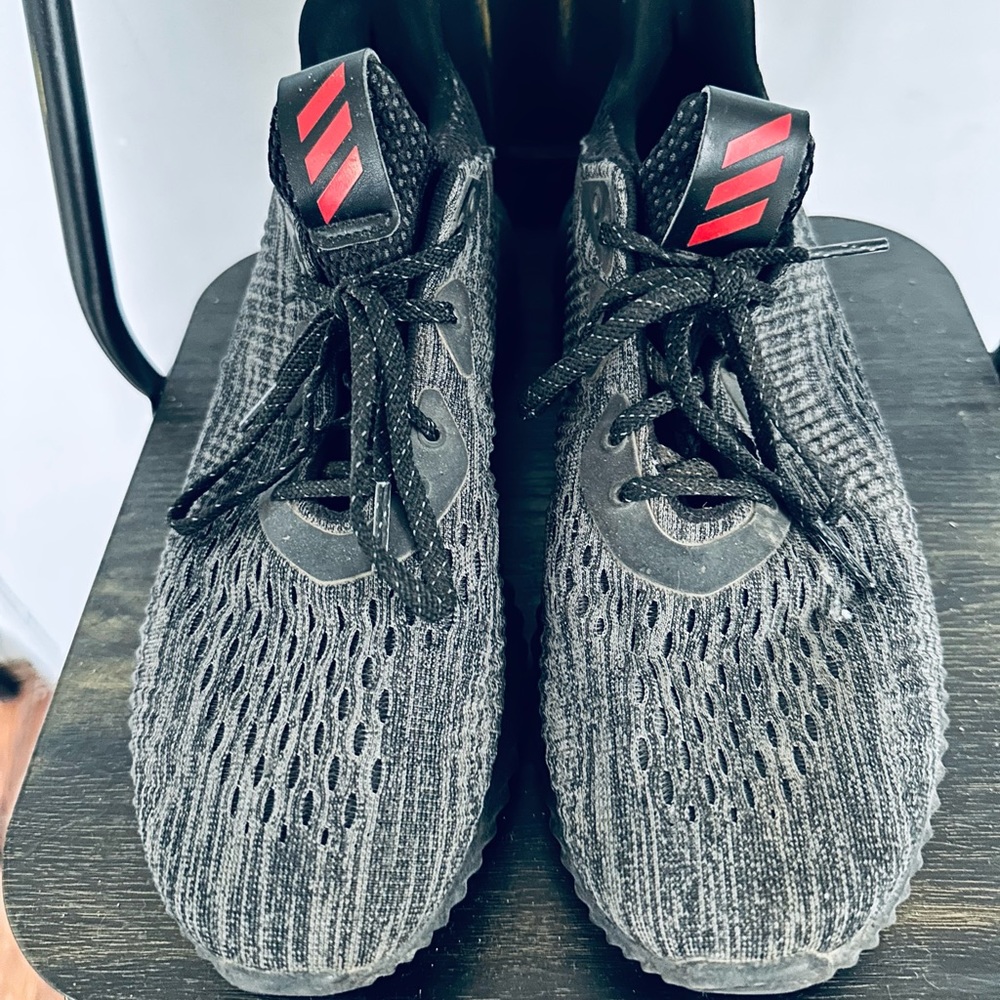 Men’s adidas sneakers size 7.5